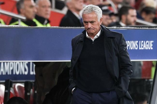 Mourinho bức xúc trọng tài sau trận thua trước Leverkusen